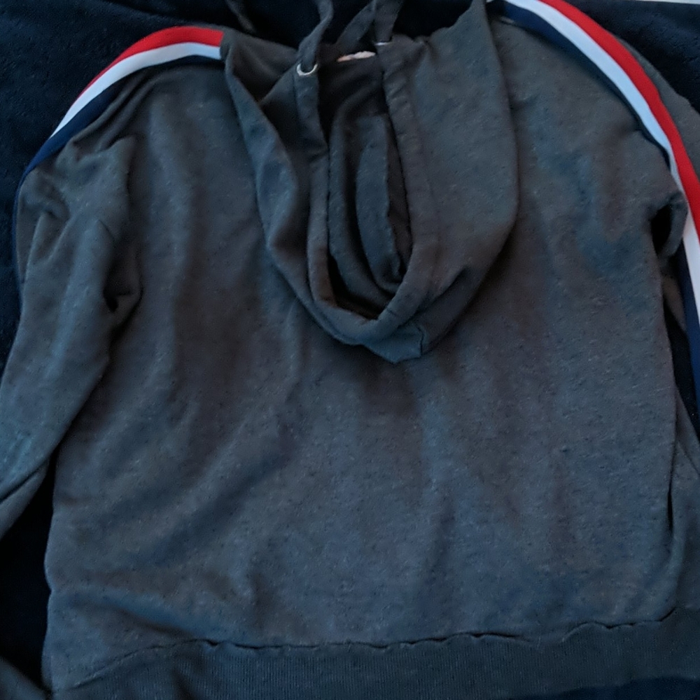 Sweatshirt - Picture 2 of 3
